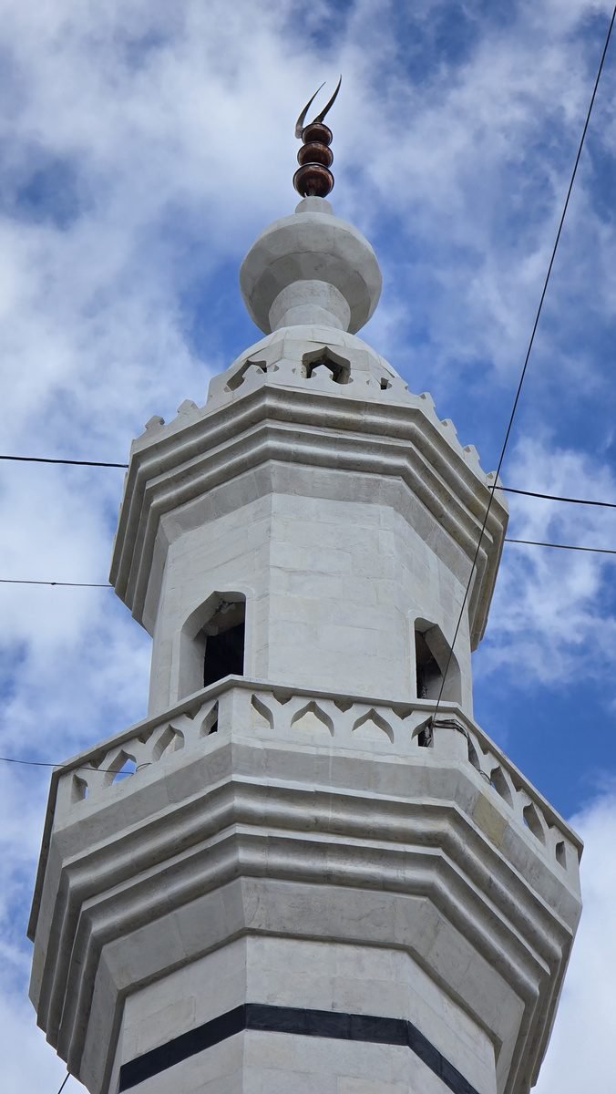 ترميم مئذنة بسقالات