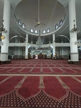 قاعة صلاة بعد الترميم