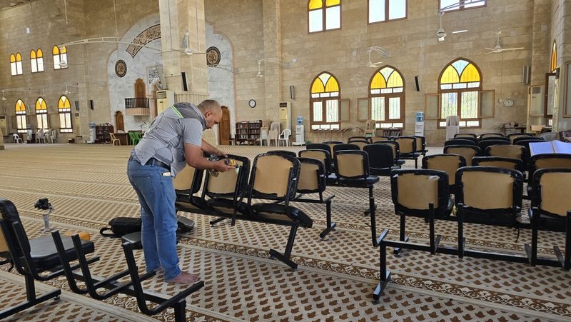 صيانة أرضية المسجد