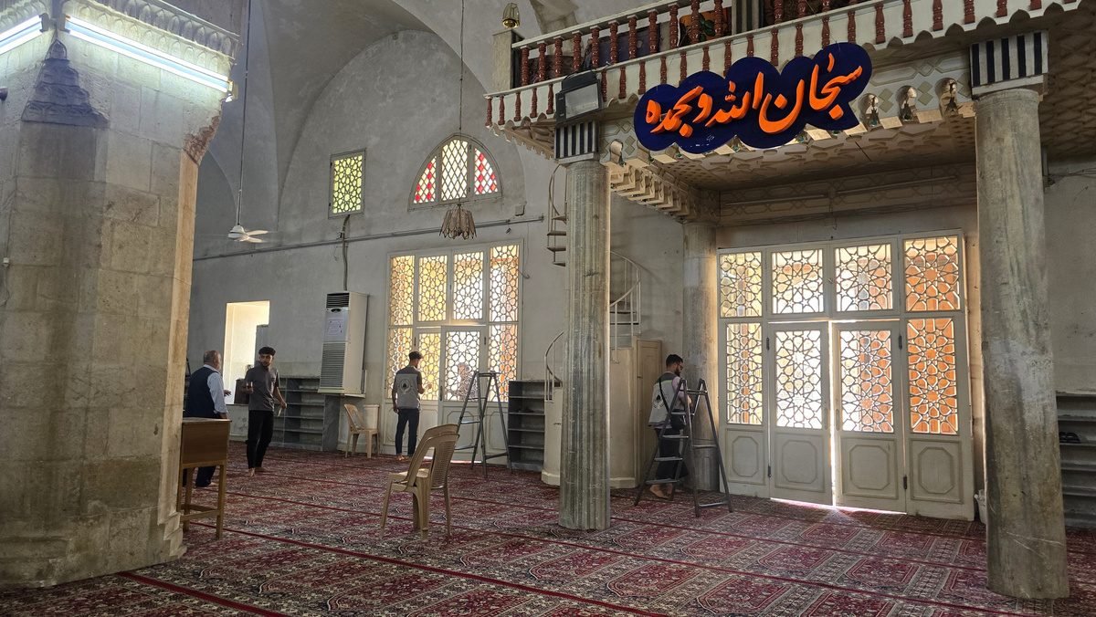 تنظيف قاعة الصلاة