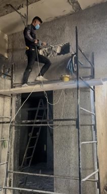 أعمال تجهيز داخل المشفى